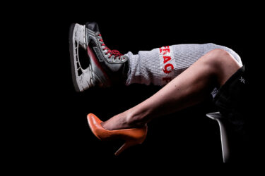 Portrait joueuse de hockey en studio — série femmes sportives Nantes