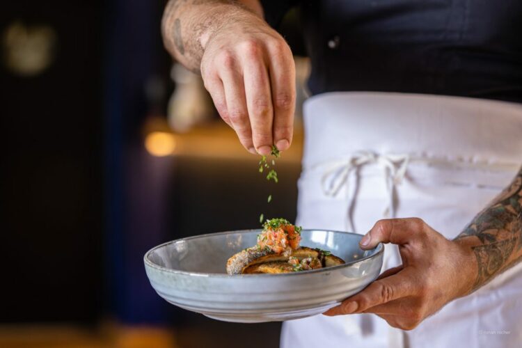Reportage photo pour restaurant gastronomique, portraits de chef et ambiance de salle
