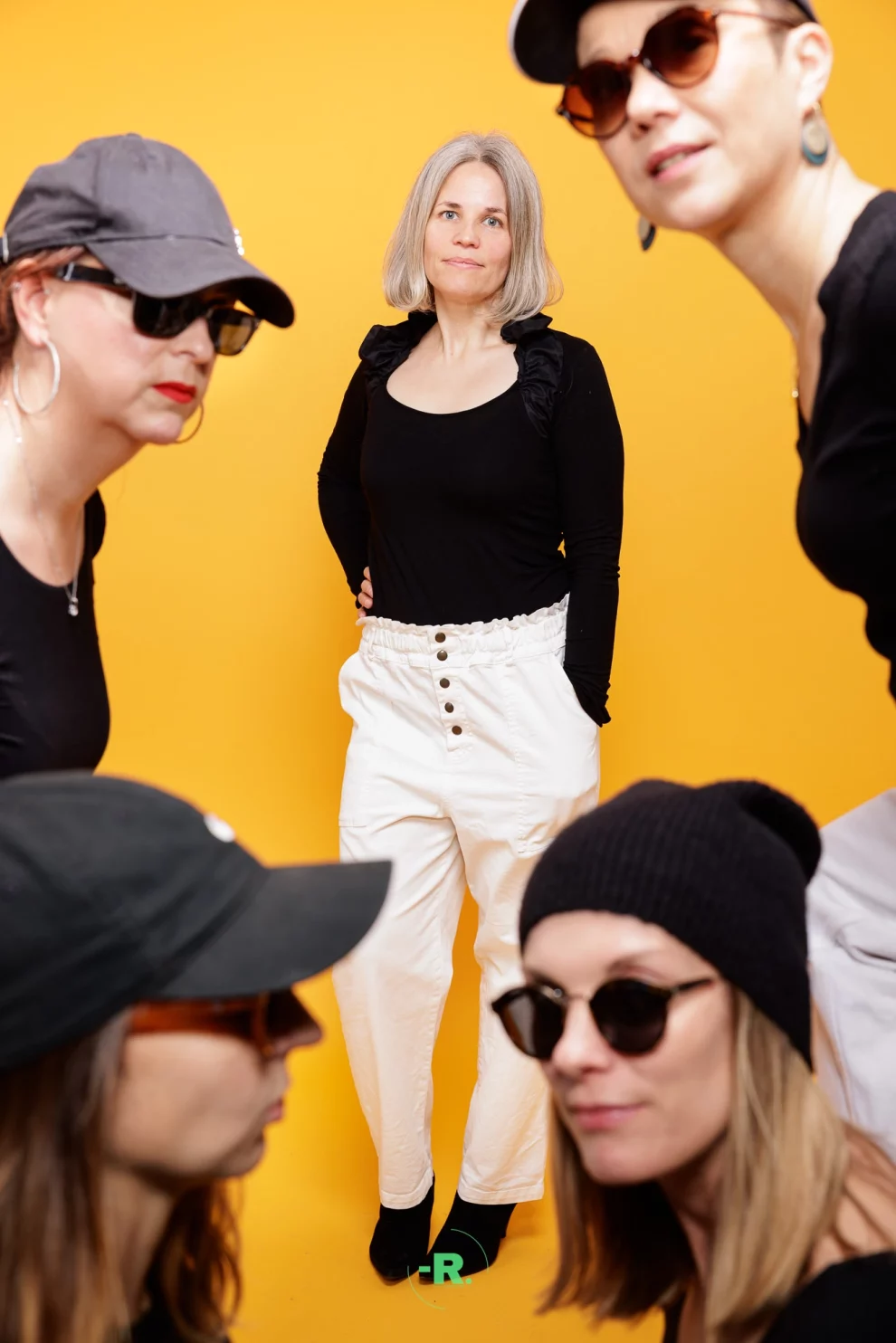 Photo d'équipe en studio, portraits de collaborateurs pour communication interne et externe