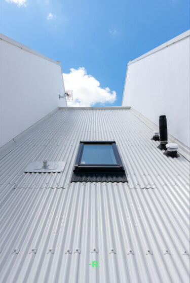 détail toiture blanche résidence sociale saint nazaire