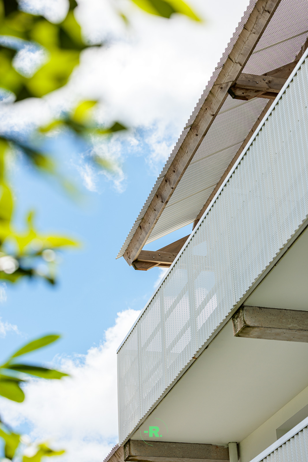 detail facade pignon bois residence cote court