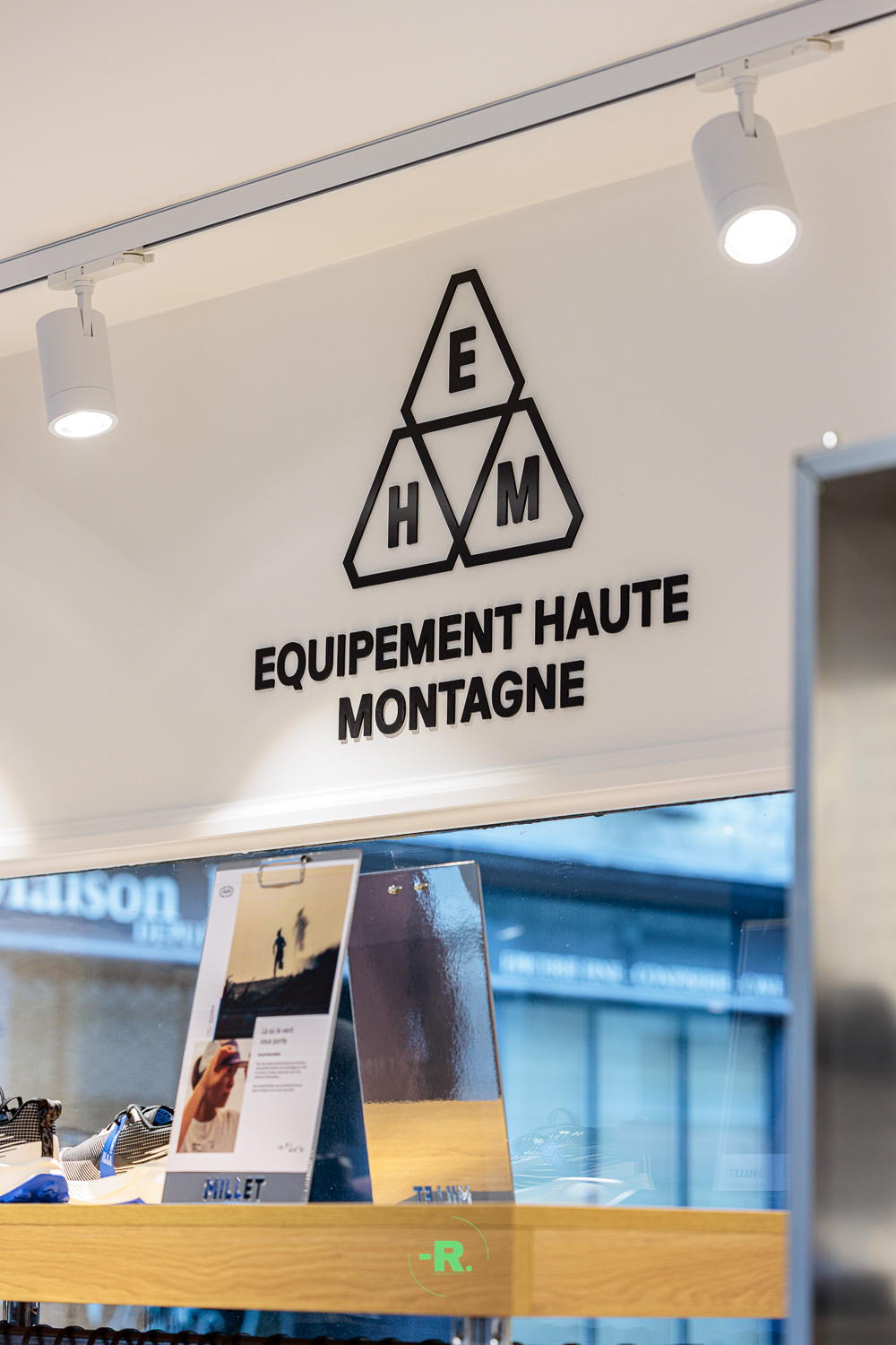 mise en valeur du matériel outdoor en boutique à nantes